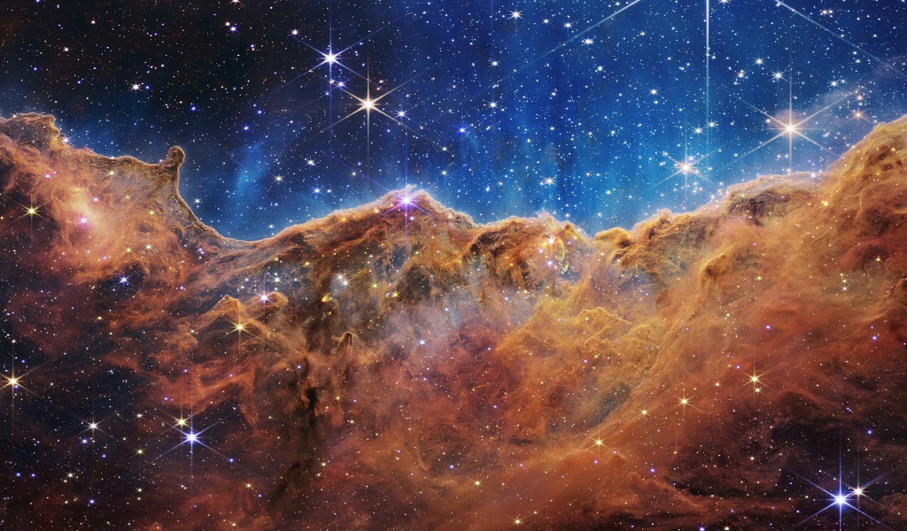 太空中的彩色星雲